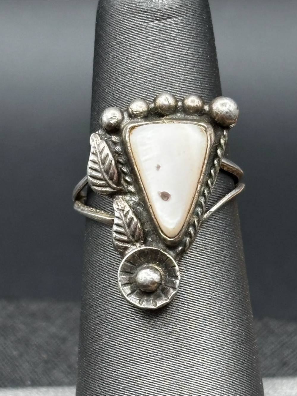 Vintage Native Sterling Silver White Shell Triangle Stone Ring with Leaf Motif